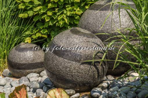 Granit Deko im Garten